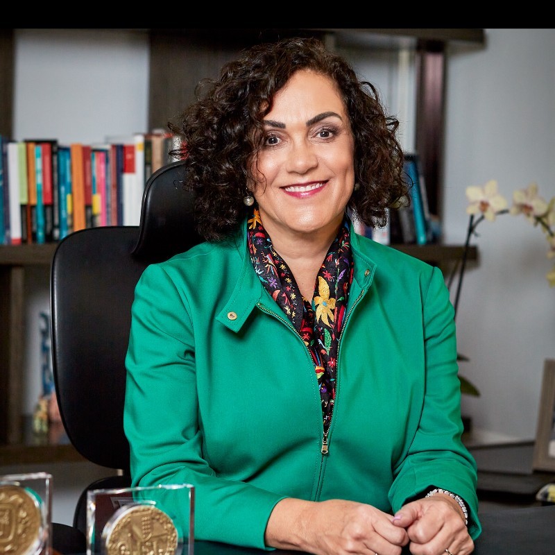 Fernanda Llergo Bay<
